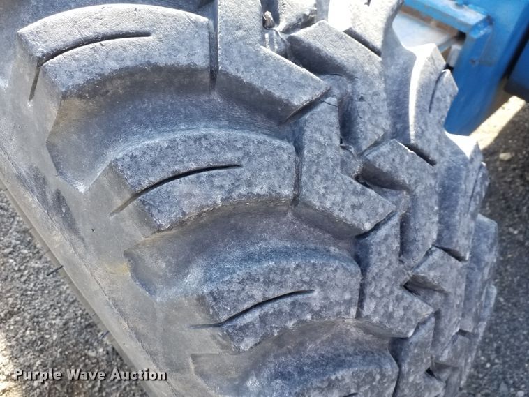 image for item IP9090 2002 Genie S-85  boom lift