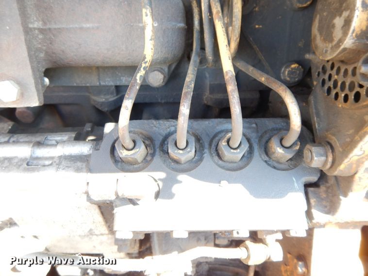 image for item IX9335 1988 Caterpillar D4C  dozer