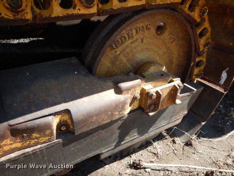 image for item IX9335 1988 Caterpillar D4C  dozer