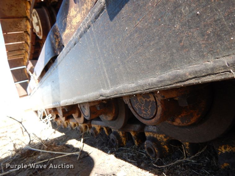 image for item IX9335 1988 Caterpillar D4C  dozer