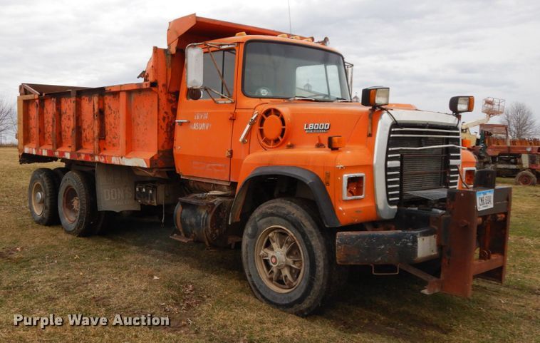 image for item IX9350 1988 Ford L8000  dump truck