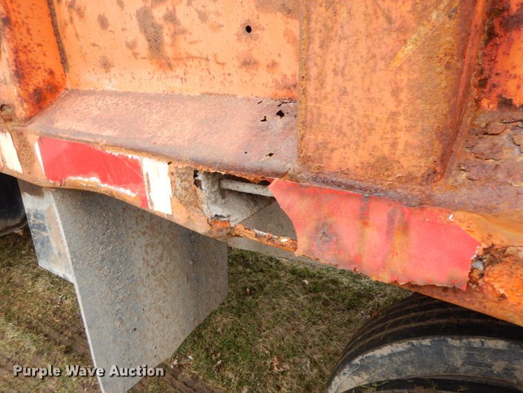 image for item IX9350 1988 Ford L8000  dump truck