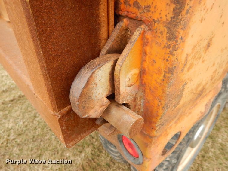 image for item IX9350 1988 Ford L8000  dump truck