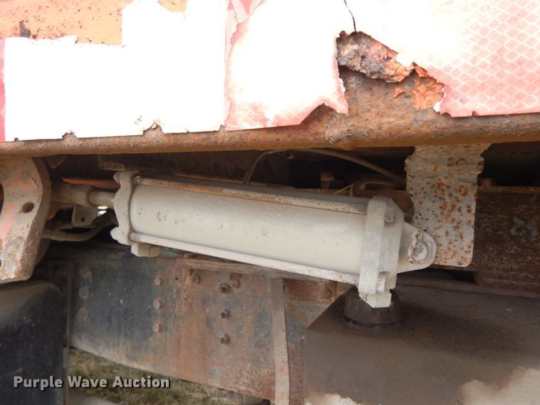 image for item IX9350 1988 Ford L8000  dump truck