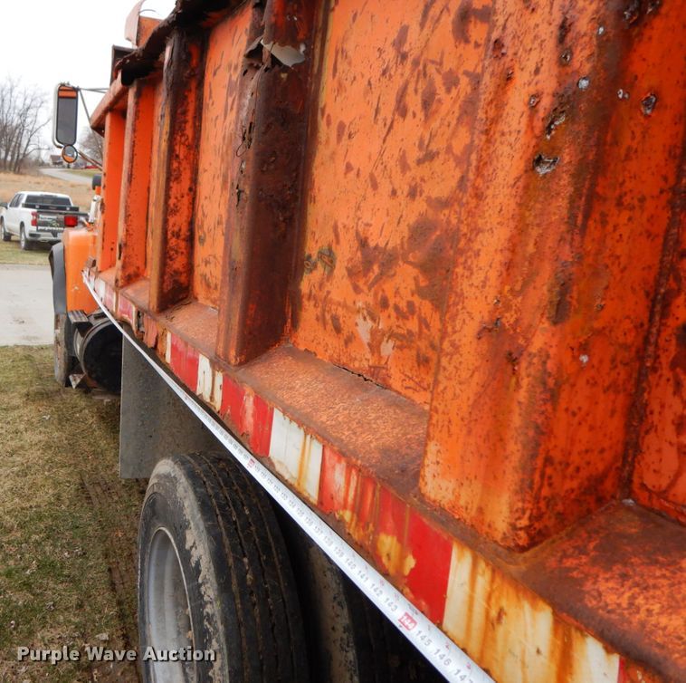 image for item IX9350 1988 Ford L8000  dump truck