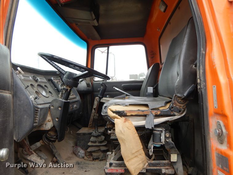 image for item IX9350 1988 Ford L8000  dump truck