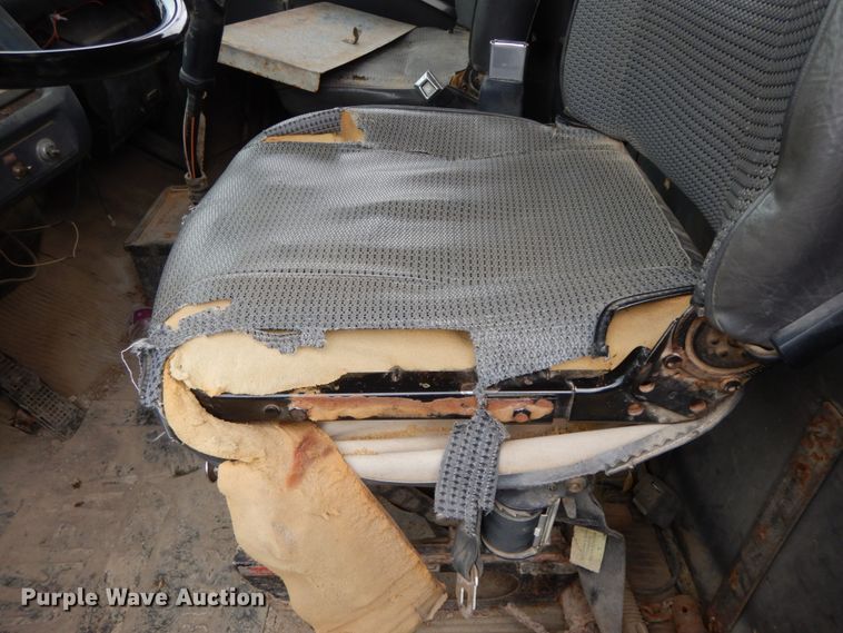 image for item IX9350 1988 Ford L8000  dump truck