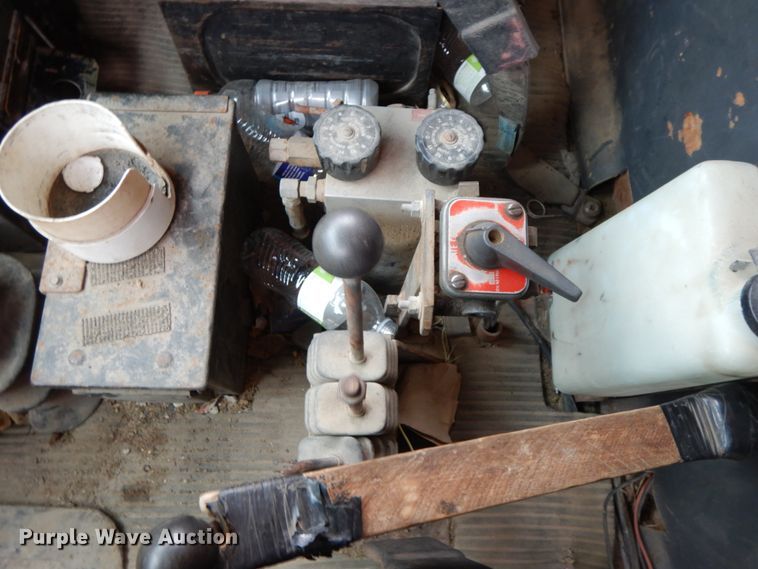 image for item IX9350 1988 Ford L8000  dump truck