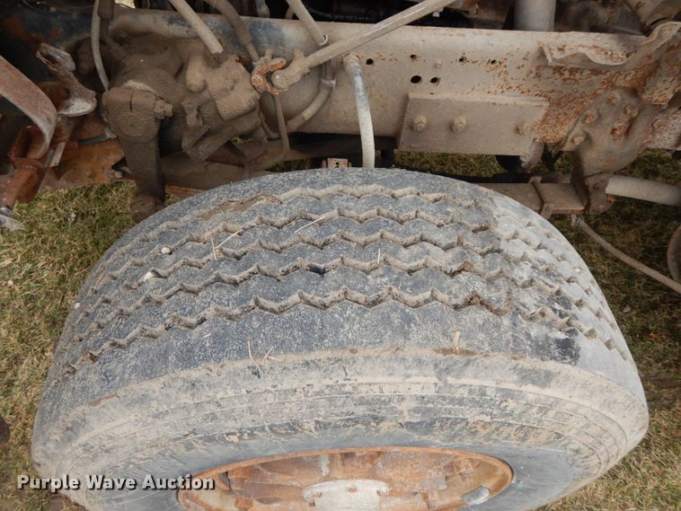 image for item IX9350 1988 Ford L8000  dump truck