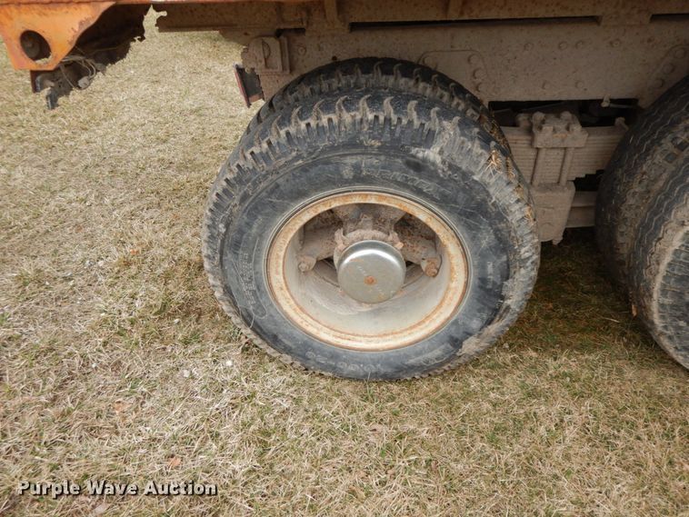 image for item IX9350 1988 Ford L8000  dump truck