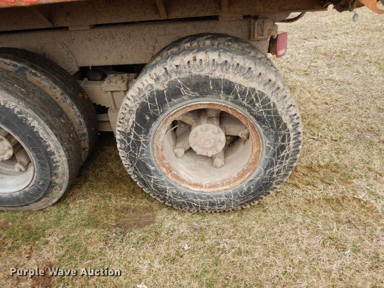 image for item IX9350 1988 Ford L8000  dump truck