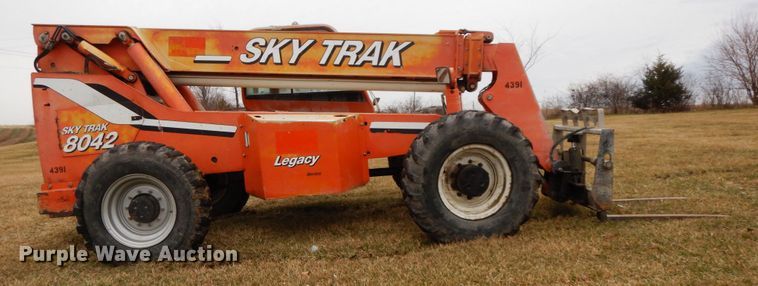 image for item IX9351 2004 Sky Trak 8042  telehandler