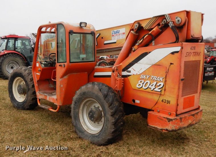 image for item IX9351 2004 Sky Trak 8042  telehandler