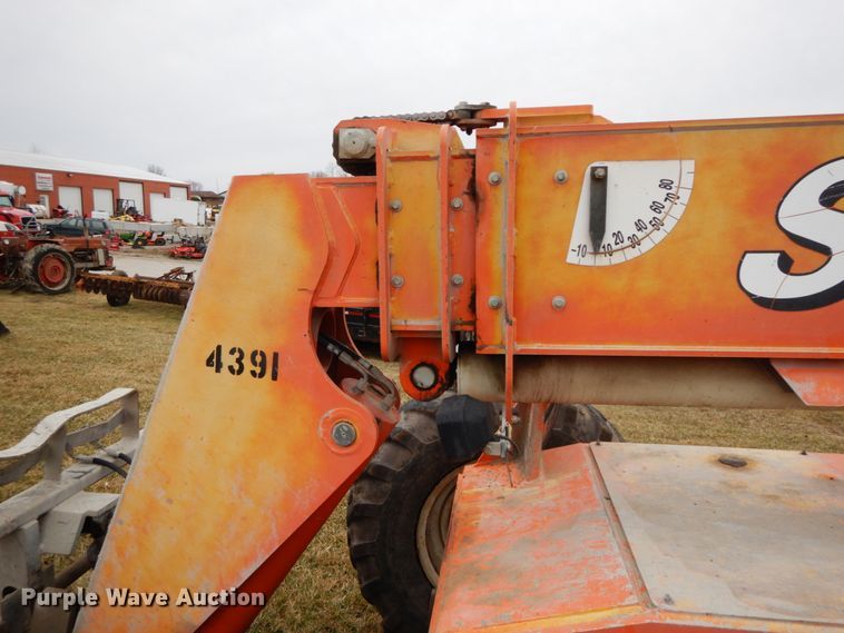 image for item IX9351 2004 Sky Trak 8042  telehandler