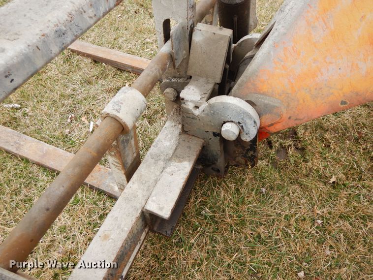 image for item IX9351 2004 Sky Trak 8042  telehandler