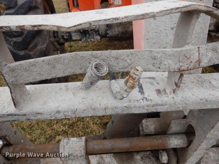 image for item IX9351 2004 Sky Trak 8042  telehandler