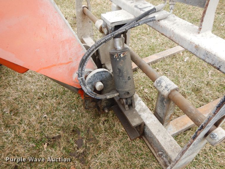 image for item IX9351 2004 Sky Trak 8042  telehandler