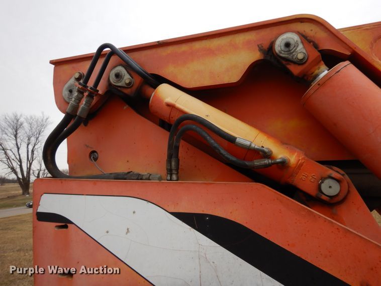 image for item IX9351 2004 Sky Trak 8042  telehandler