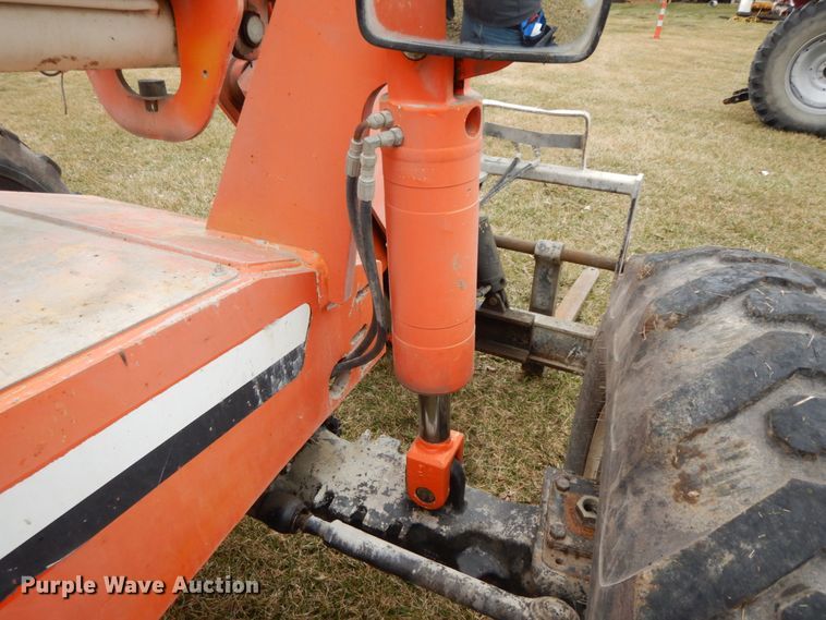 image for item IX9351 2004 Sky Trak 8042  telehandler