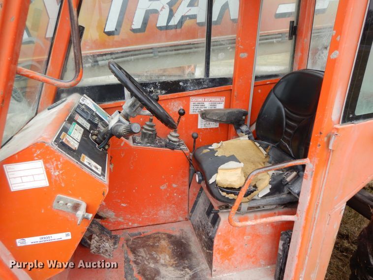 image for item IX9351 2004 Sky Trak 8042  telehandler