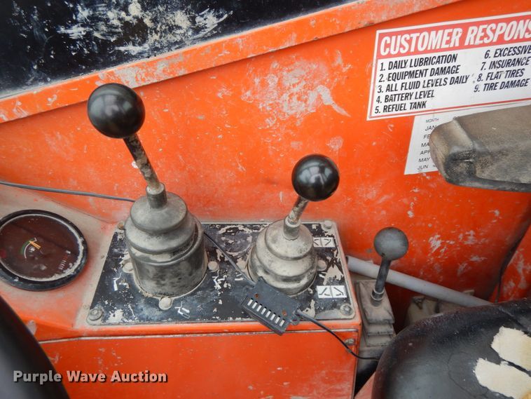 image for item IX9351 2004 Sky Trak 8042  telehandler