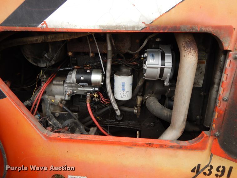 image for item IX9351 2004 Sky Trak 8042  telehandler