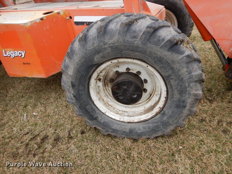 image for item IX9351 2004 Sky Trak 8042  telehandler