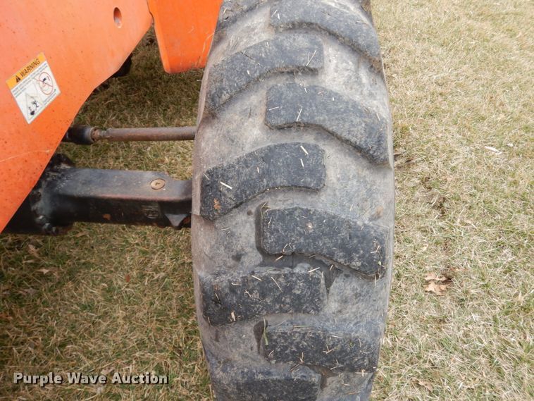 image for item IX9351 2004 Sky Trak 8042  telehandler