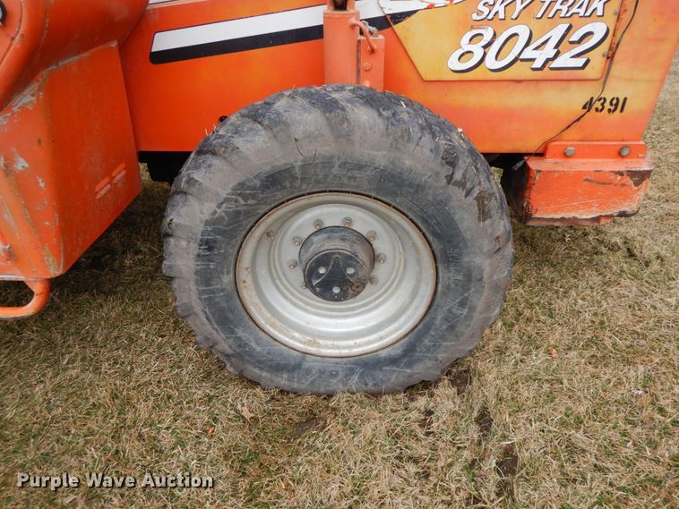 image for item IX9351 2004 Sky Trak 8042  telehandler