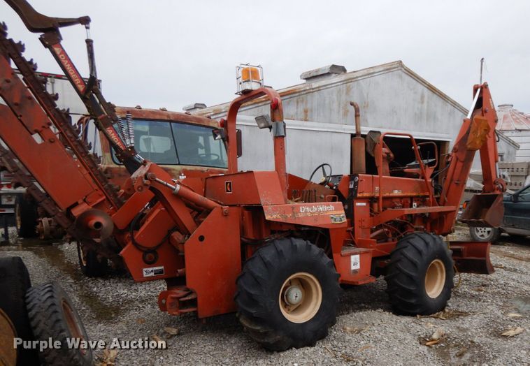 image for item IX9353 1987 Ditch Witch 7510  trencher