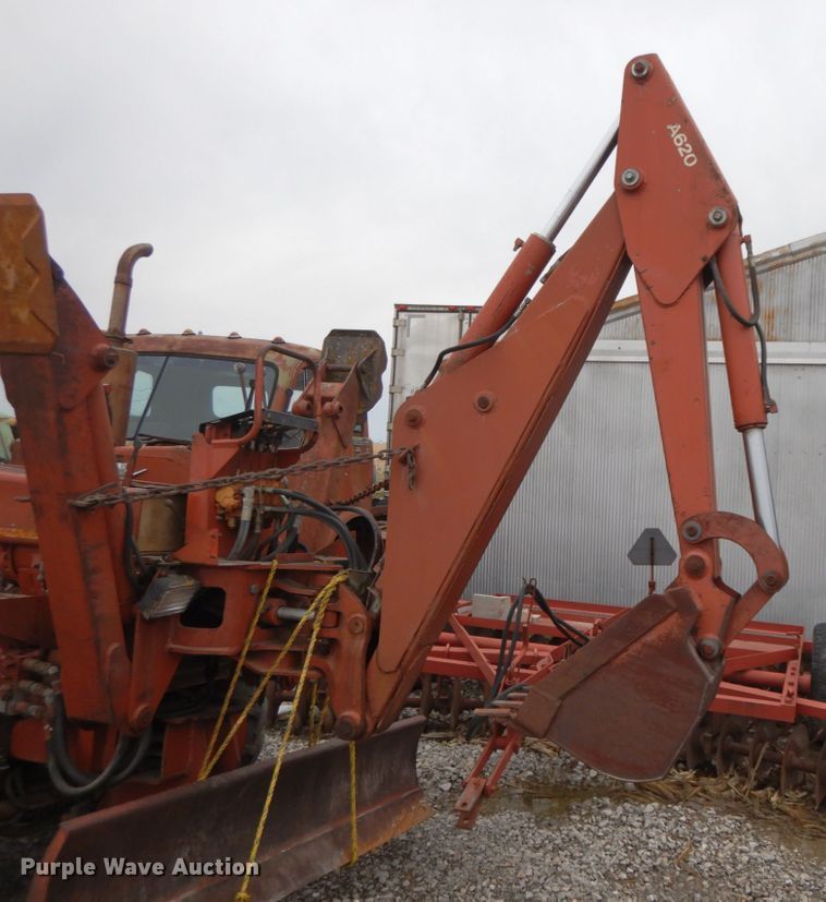 image for item IX9353 1987 Ditch Witch 7510  trencher
