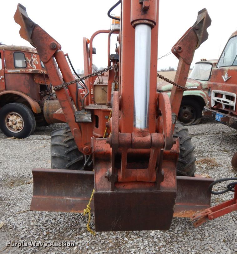 image for item IX9353 1987 Ditch Witch 7510  trencher