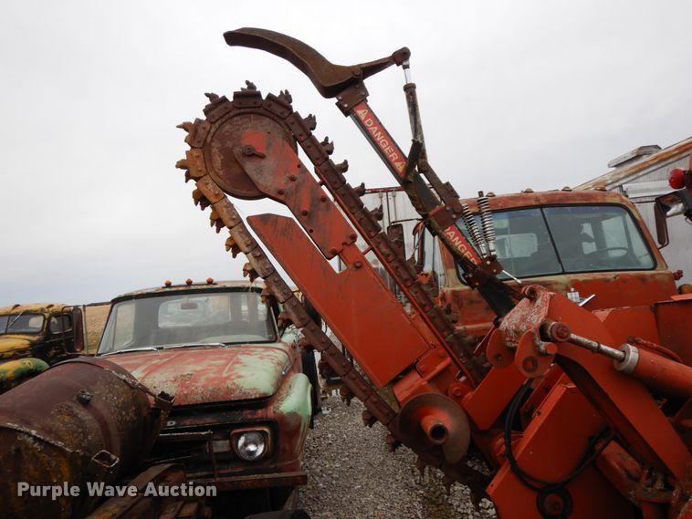 image for item IX9353 1987 Ditch Witch 7510  trencher