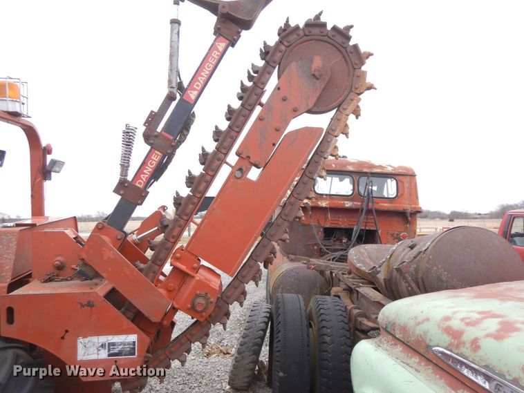 image for item IX9353 1987 Ditch Witch 7510  trencher