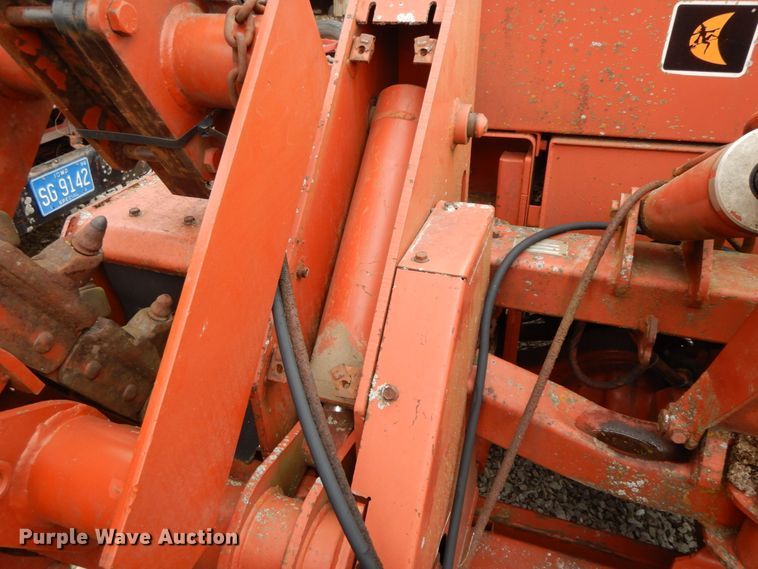 image for item IX9353 1987 Ditch Witch 7510  trencher