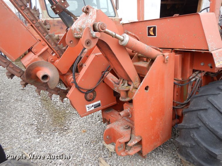image for item IX9353 1987 Ditch Witch 7510  trencher