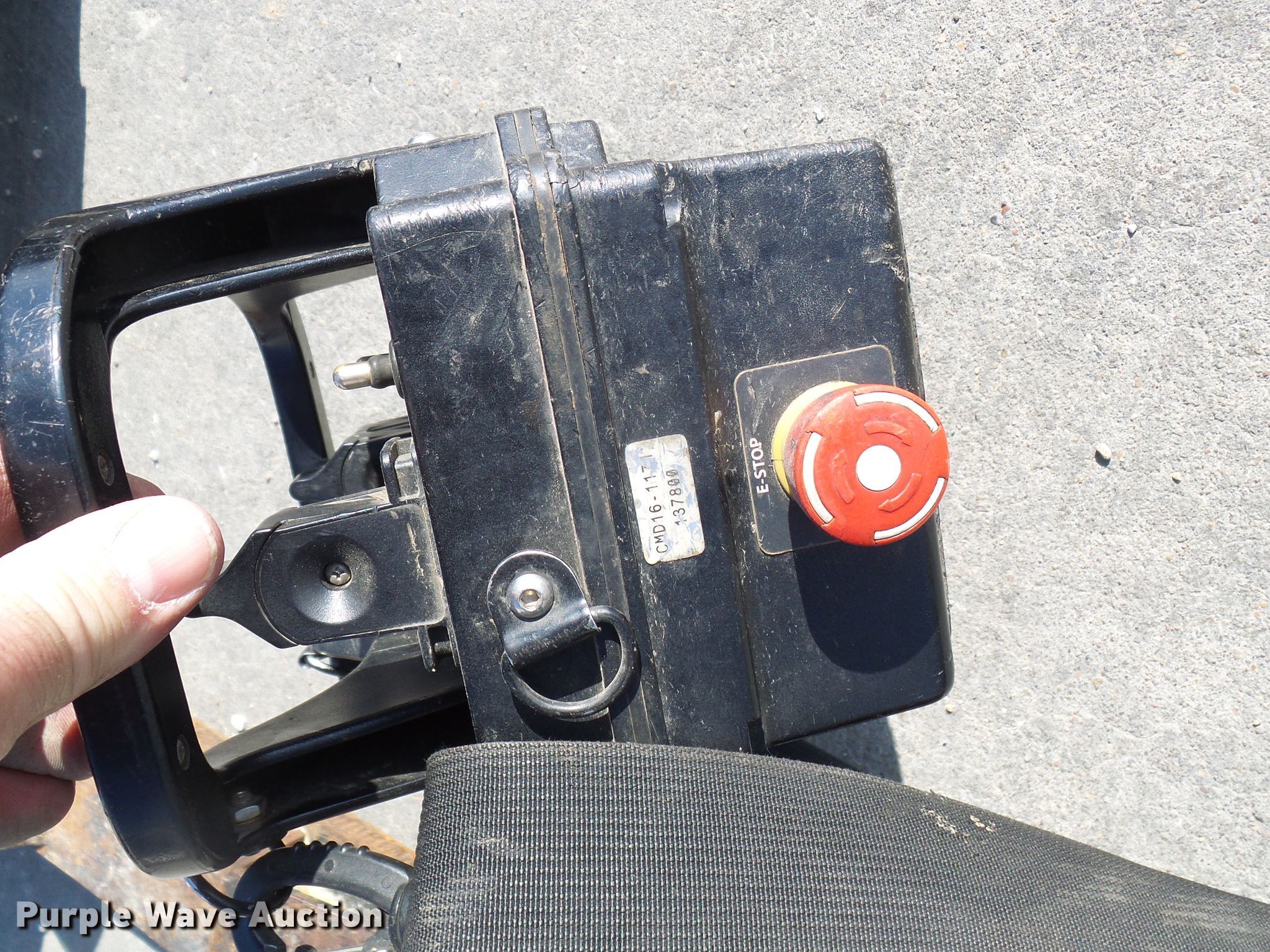 2013 Cardinal Mule 524 shed mover in Eldon, MO Item DL0888 sold Purple Wave