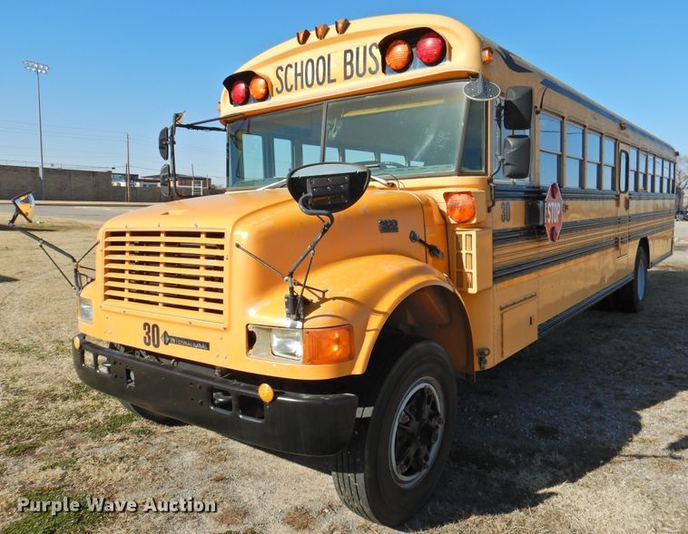 image for item DG1589 1995 International 3800  school bus