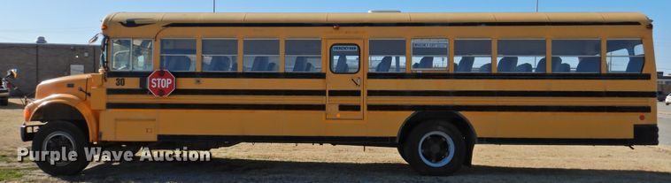 image for item DG1589 1995 International 3800  school bus