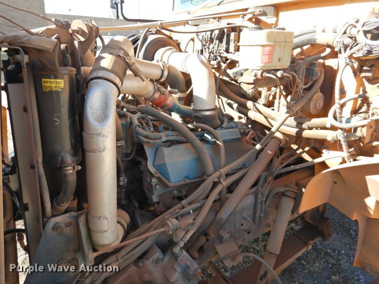 image for item DG1589 1995 International 3800  school bus