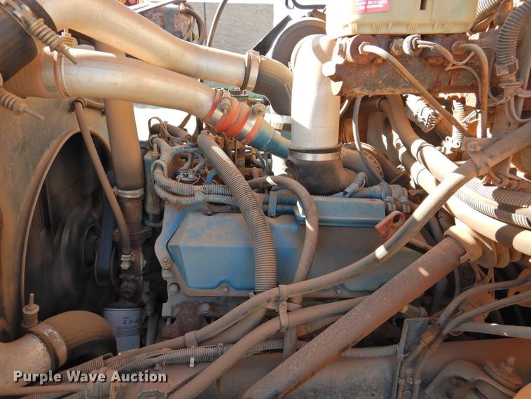 image for item DG1589 1995 International 3800  school bus