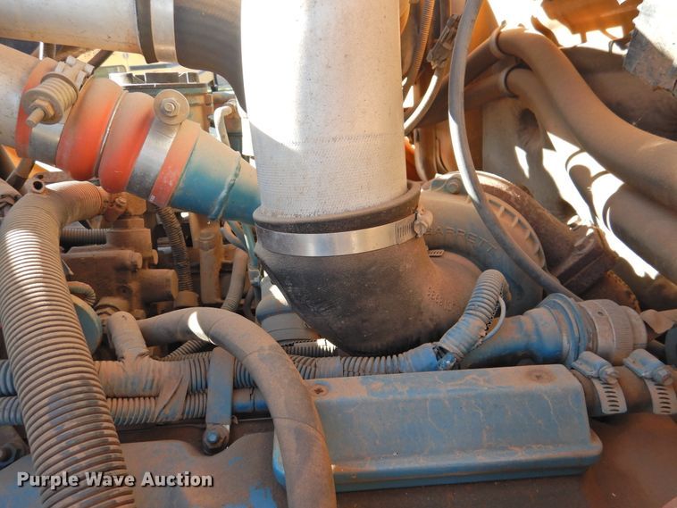 image for item DG1589 1995 International 3800  school bus