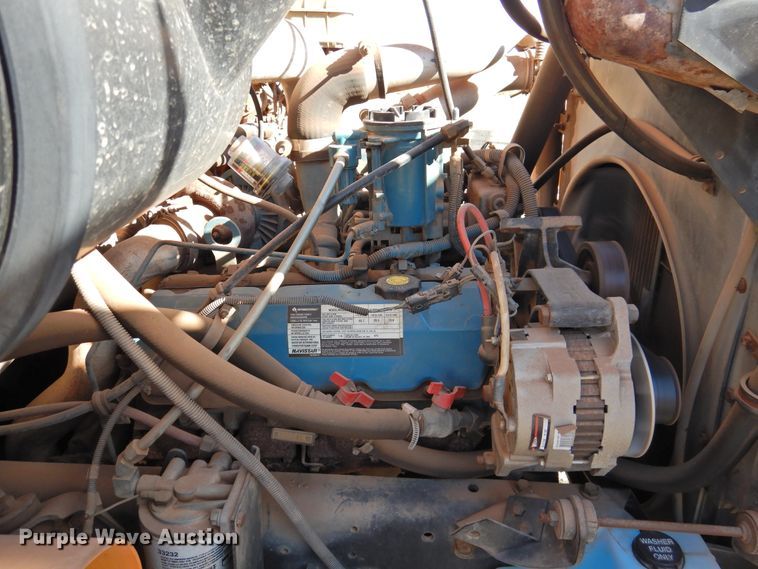 image for item DG1589 1995 International 3800  school bus