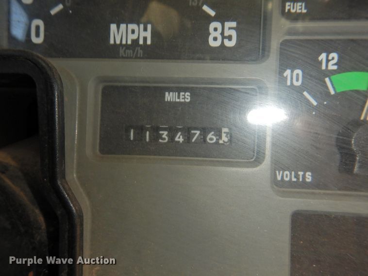 image for item DG1589 1995 International 3800  school bus