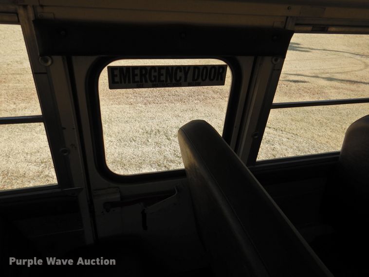 image for item DG1589 1995 International 3800  school bus