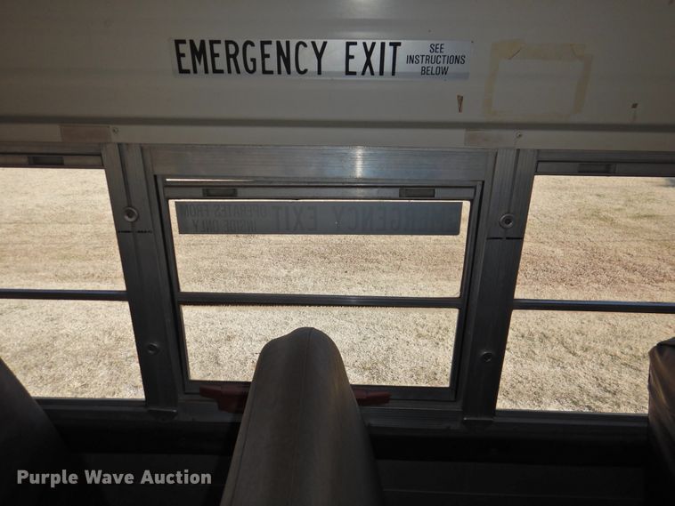 image for item DG1589 1995 International 3800  school bus