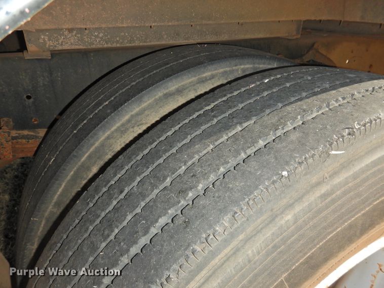 image for item DG1589 1995 International 3800  school bus