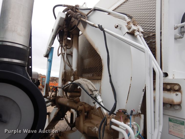 image for item DG8495 2005 Autocar WX  refuse truck