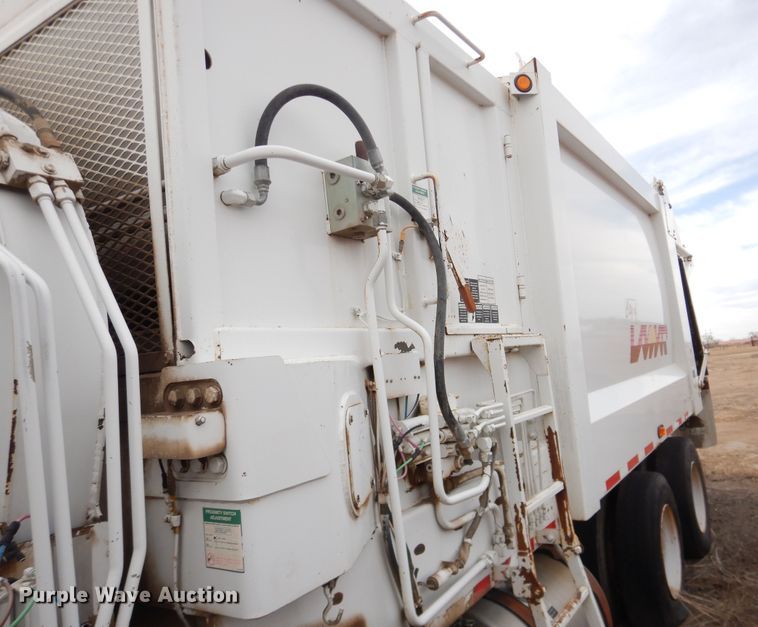 image for item DG8495 2005 Autocar WX  refuse truck