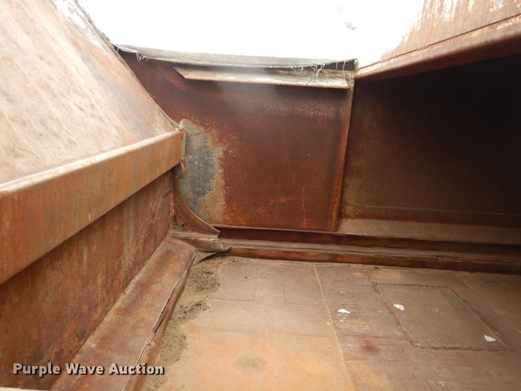 image for item DG8495 2005 Autocar WX  refuse truck